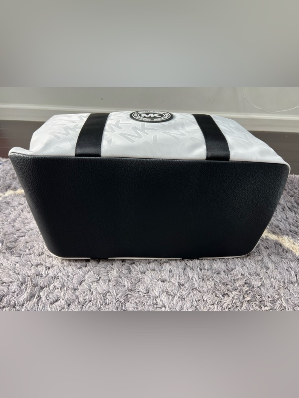 Michael Kors White Duffle Bag - Picture 4 of 7